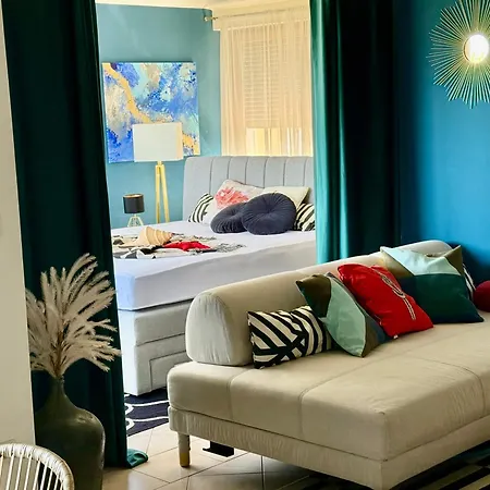Seaview Apartment *